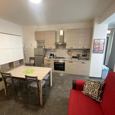 Little House Apartment เรจโจ ดี คาลาเบีย ภายนอก รูปภาพ