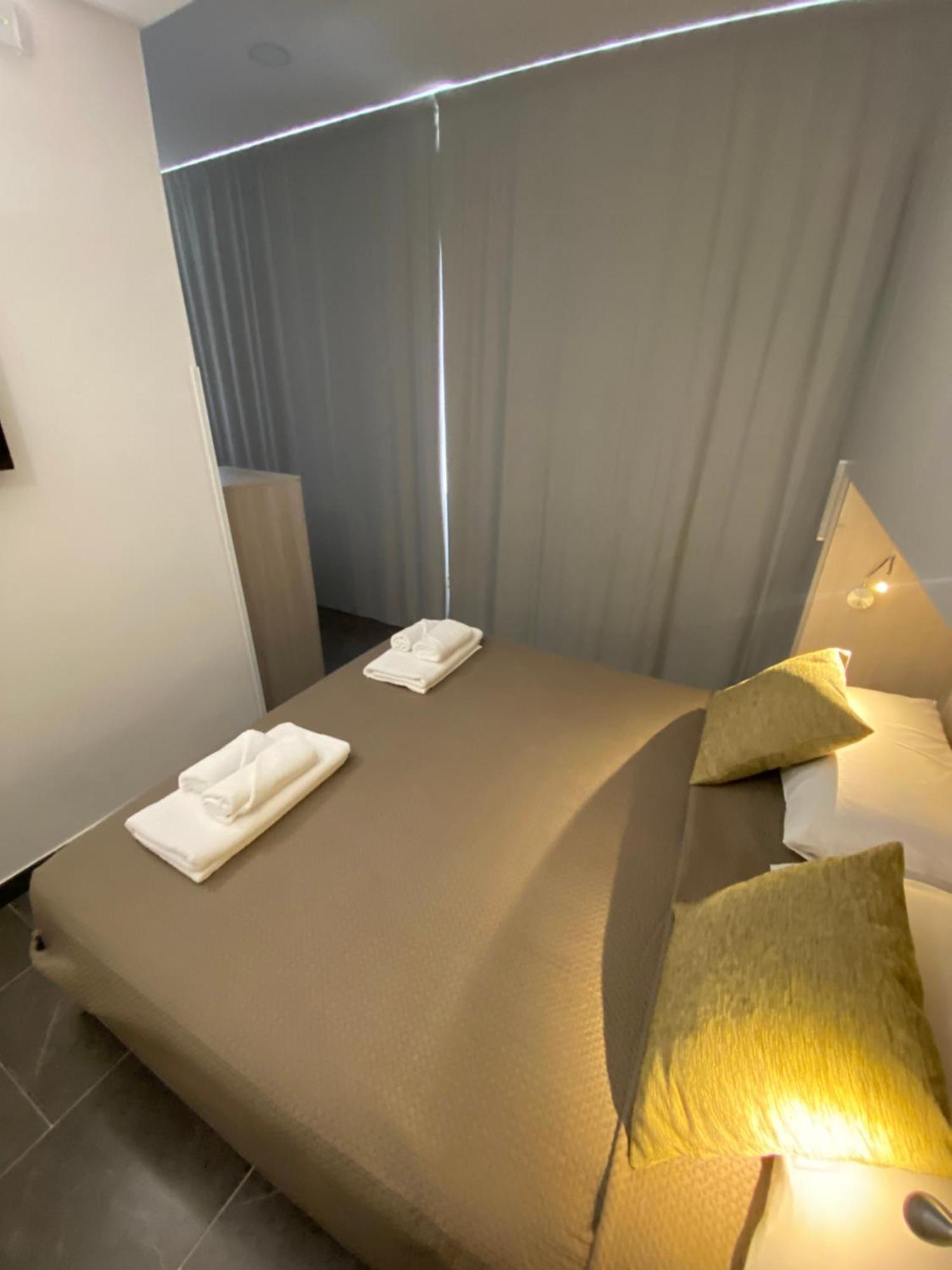 Little House Apartment เรจโจ ดี คาลาเบีย ภายนอก รูปภาพ