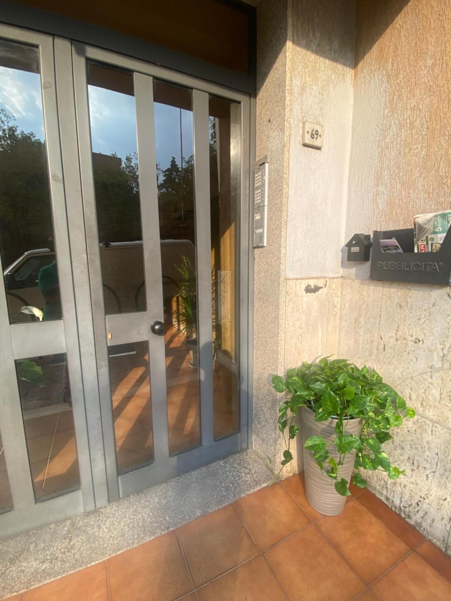 Little House Apartment เรจโจ ดี คาลาเบีย ภายนอก รูปภาพ