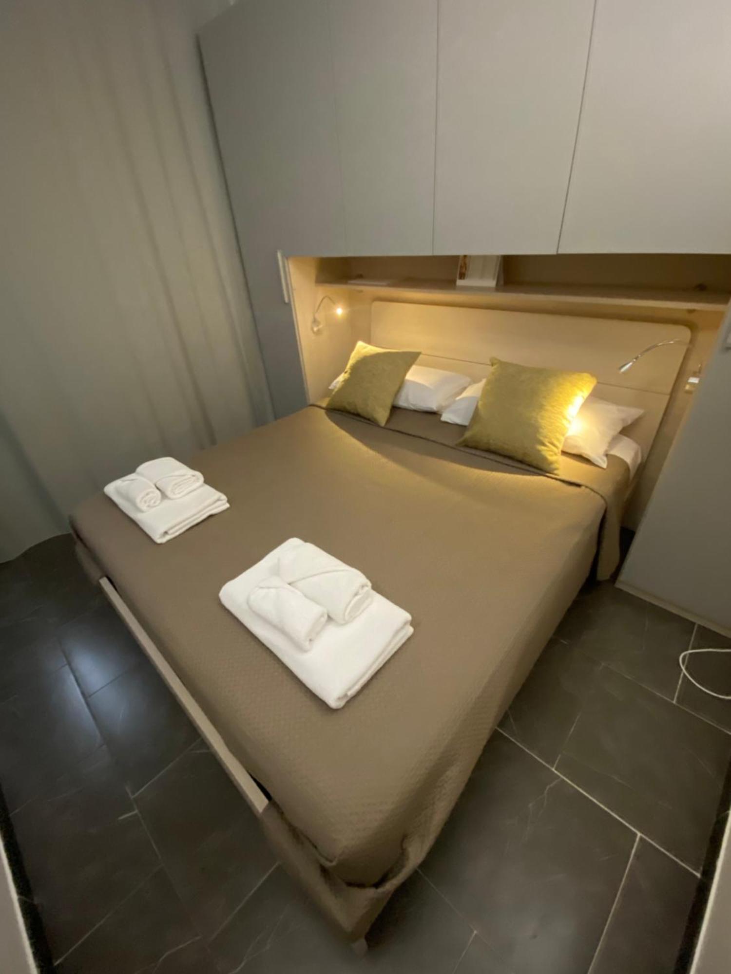 Little House Apartment เรจโจ ดี คาลาเบีย ภายนอก รูปภาพ