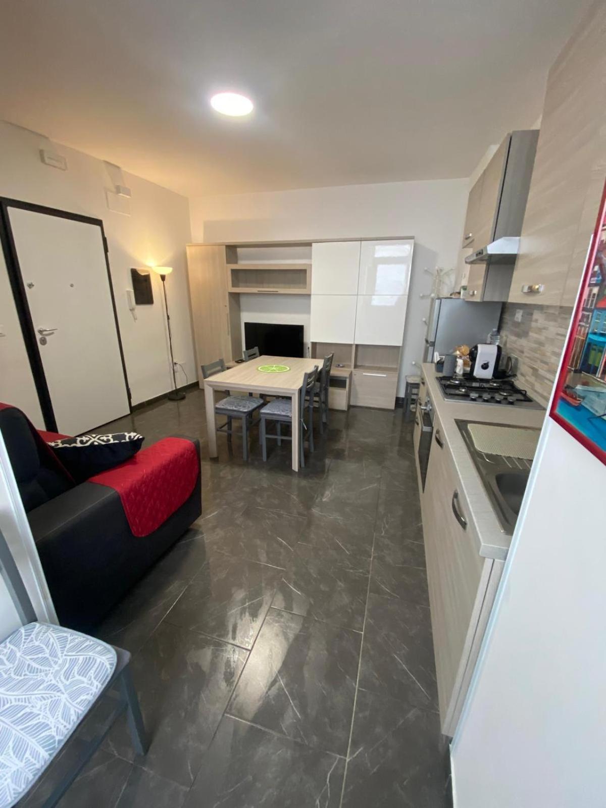 Little House Apartment เรจโจ ดี คาลาเบีย ภายนอก รูปภาพ